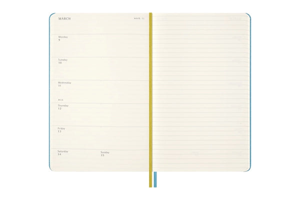 Moleskine 18-month Peanuts agenda with elastic closure and ribbon bookmark
