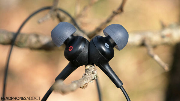 Sony WI-XB400 black wireless in-ear Extra Bass headphones with microphone and USB-C charging cable