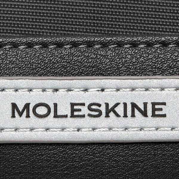Moleskine Metro 捲頂背囊，30 公升，適用 15 吋手提電腦