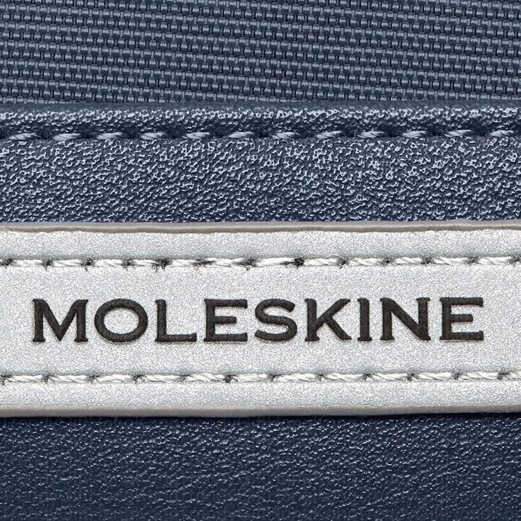 Moleskine Metro 捲頂背囊，30 公升，適用 15 吋手提電腦